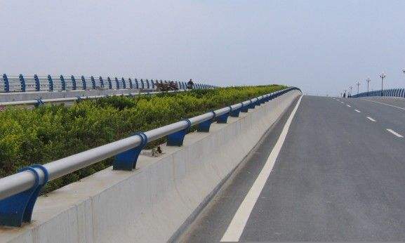 蚌埠專(zhuān)業(yè)不銹鋼護(hù)欄與橋梁防護(hù)欄服務(wù)